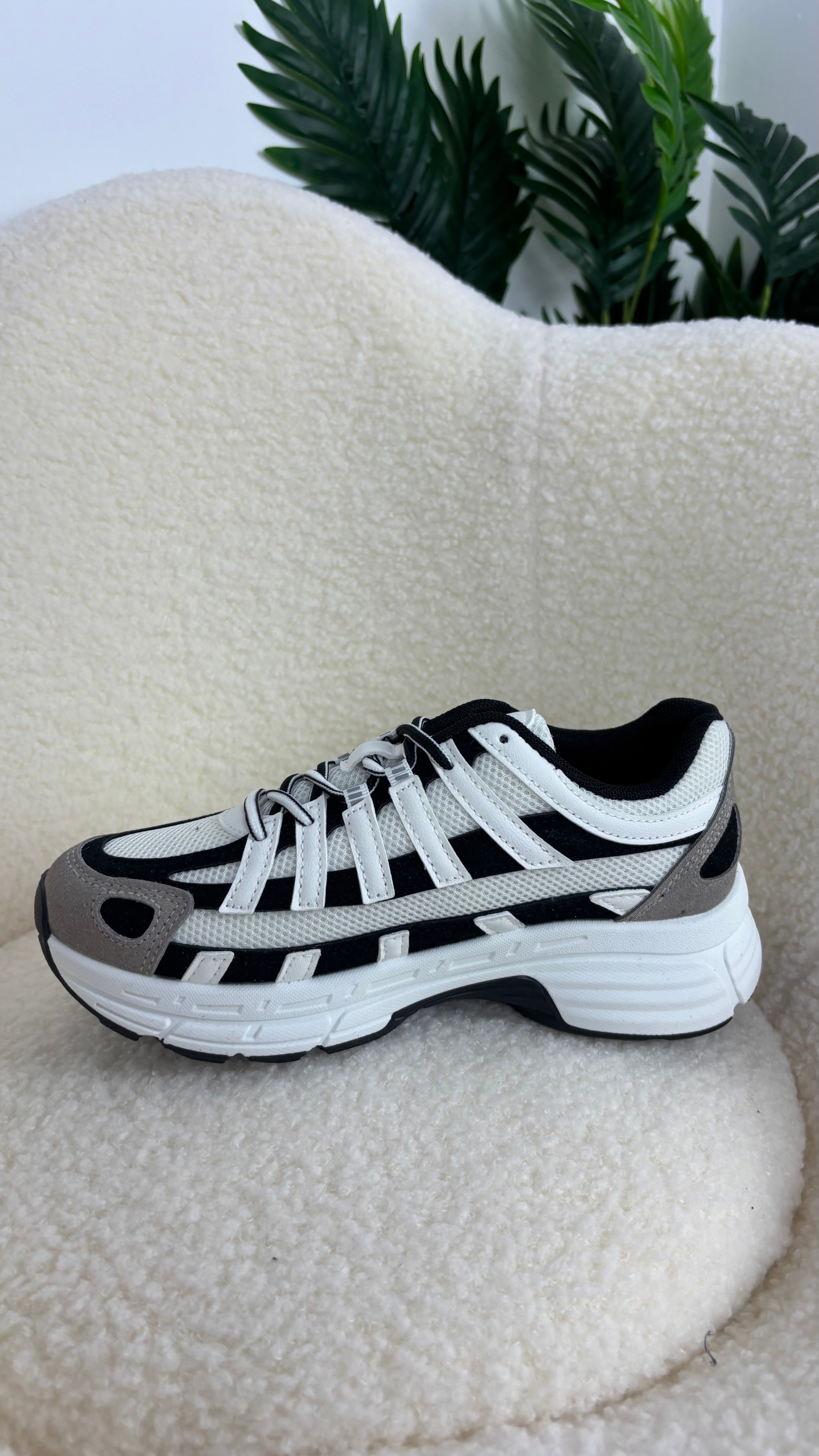 Zapatillas NK oscura