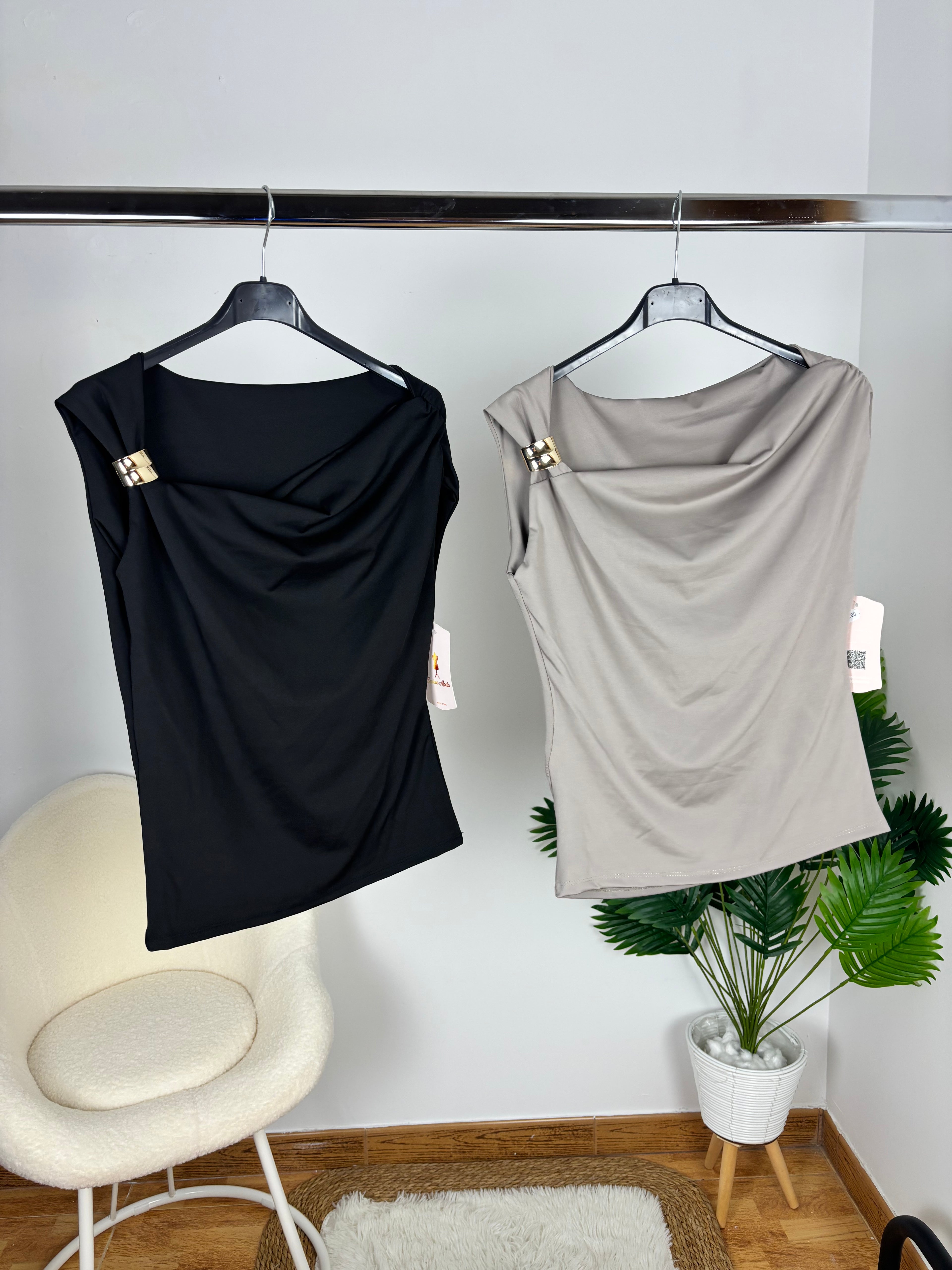Camiseta de licra evilla hombro
