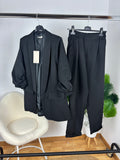 Traje negro