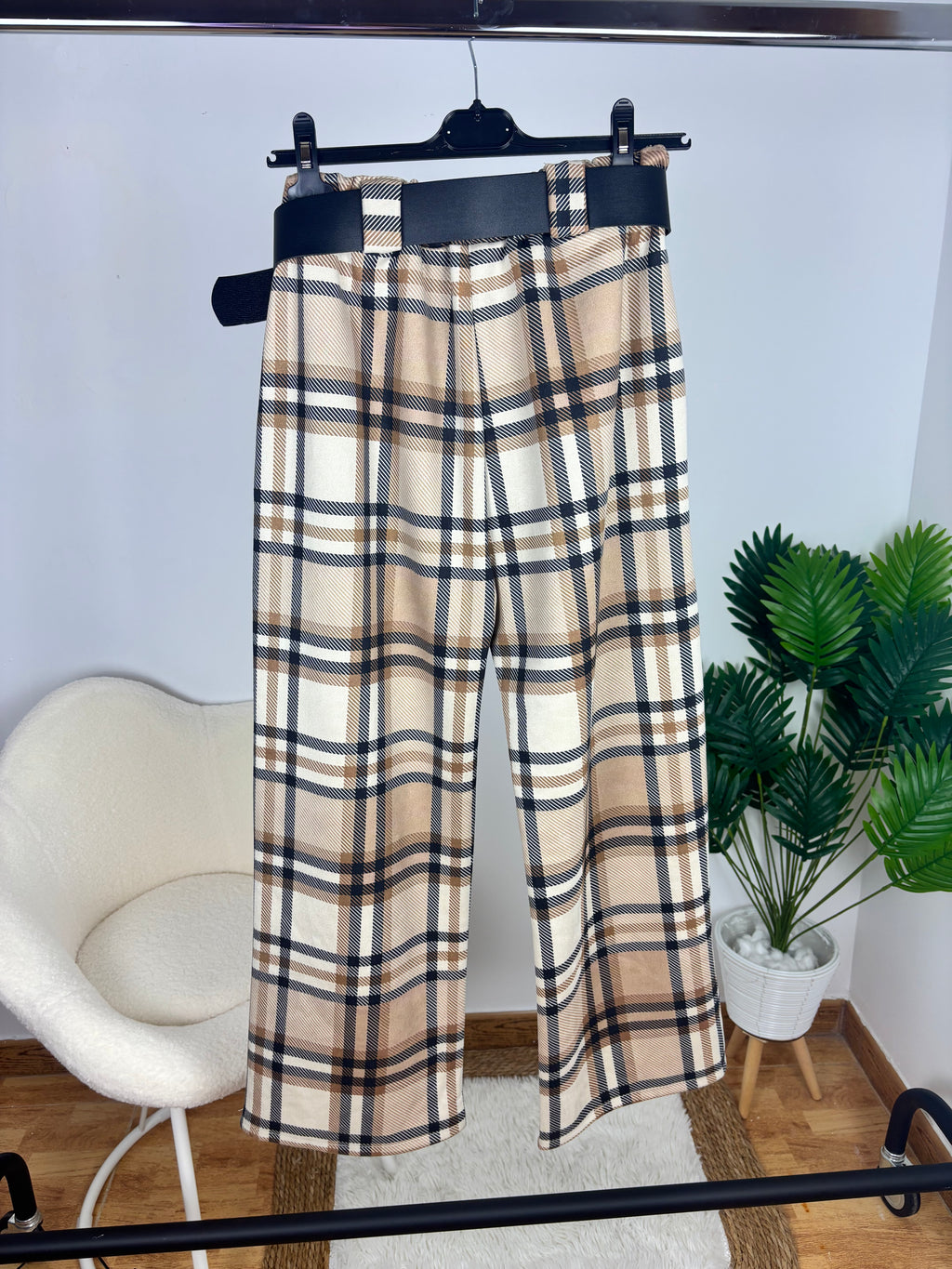 Pantalón beige de cuadros