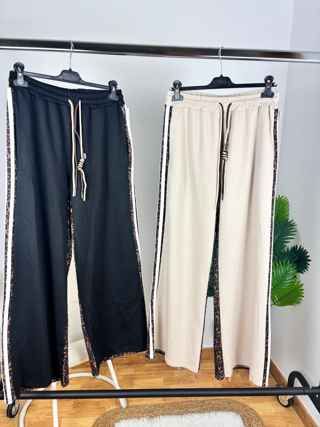 Pantalón medio leopardo
