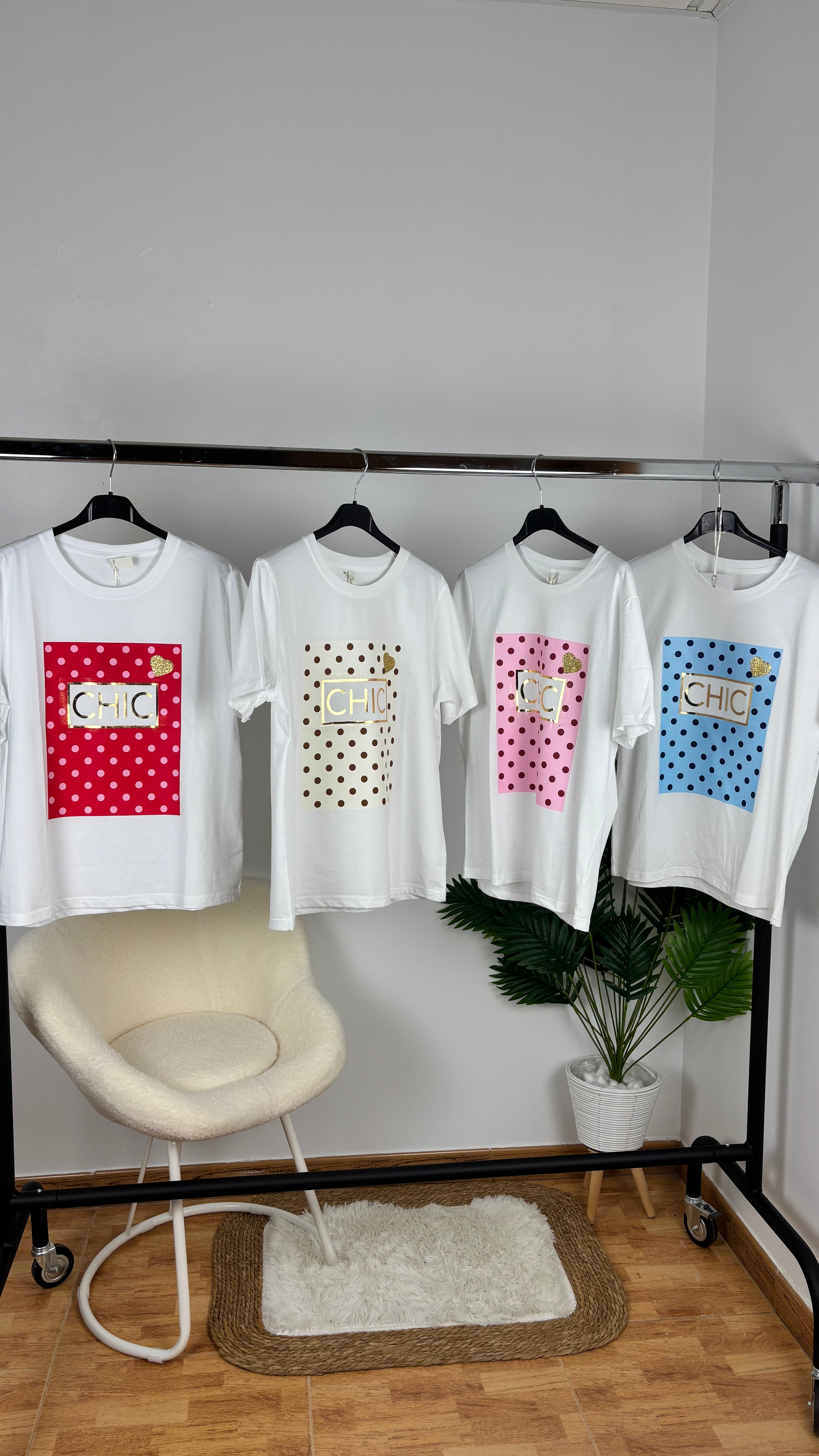 Camiseta chic lunares