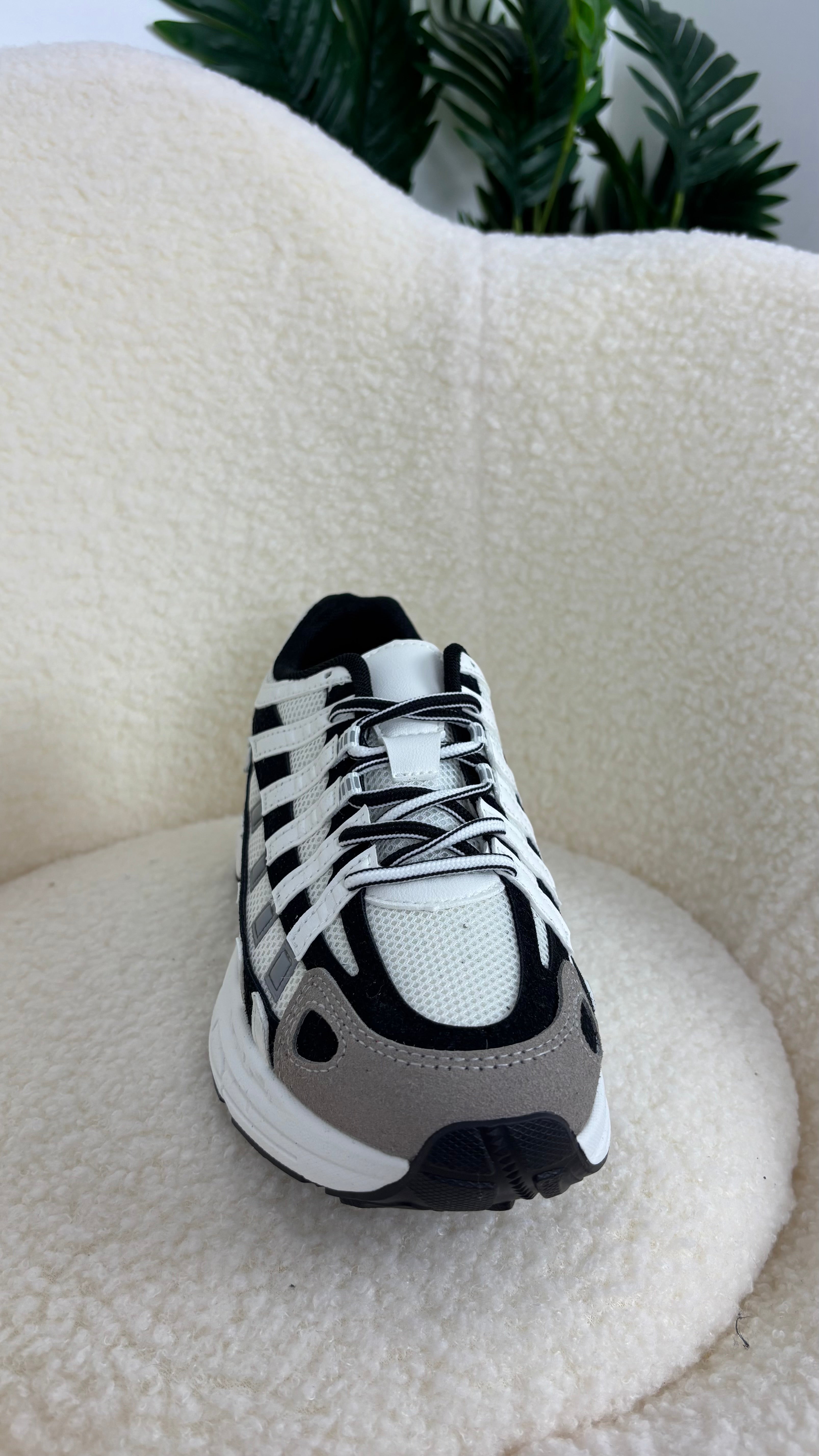 Zapatillas NK oscura