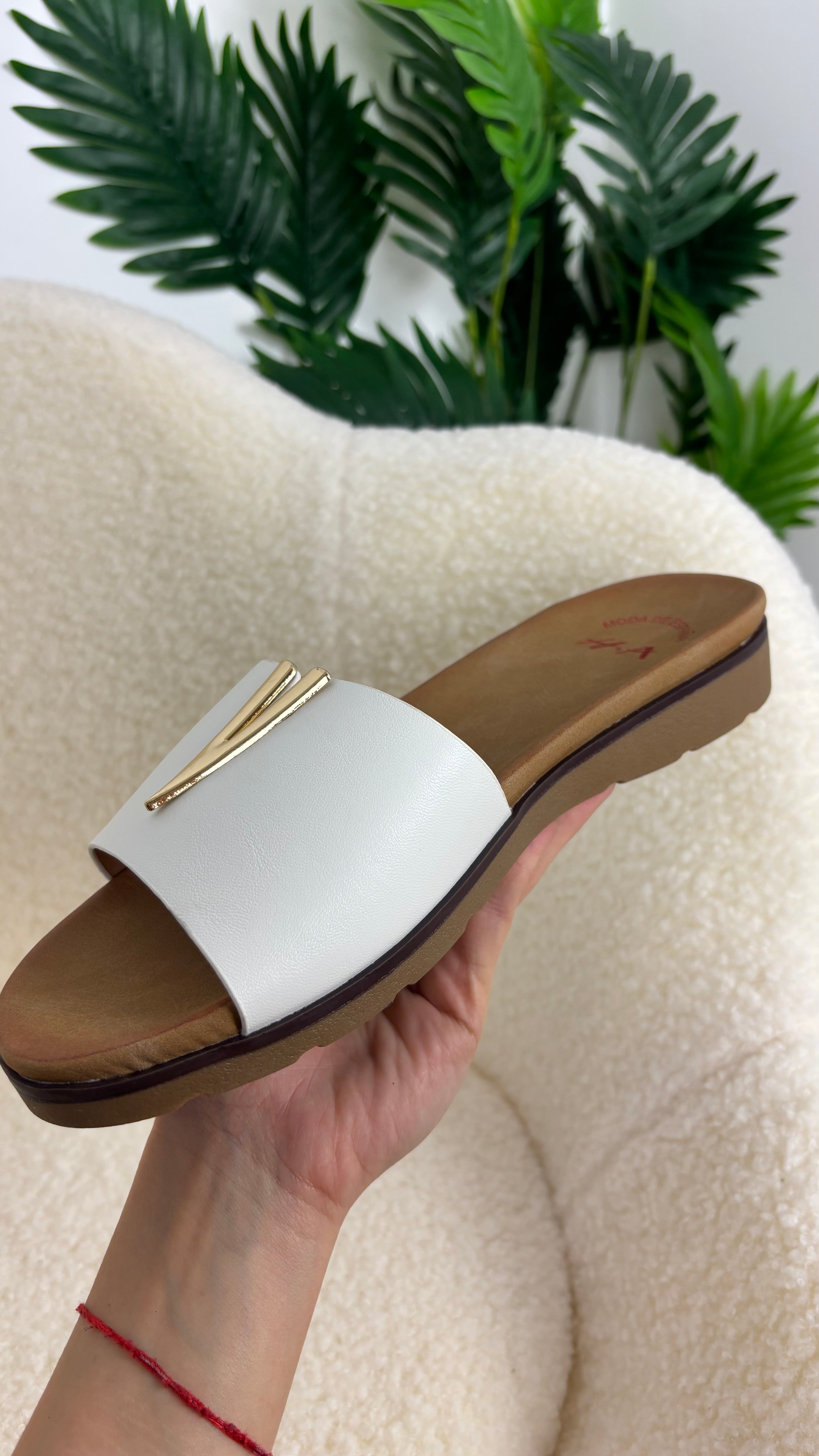 Sandalia plana blanca