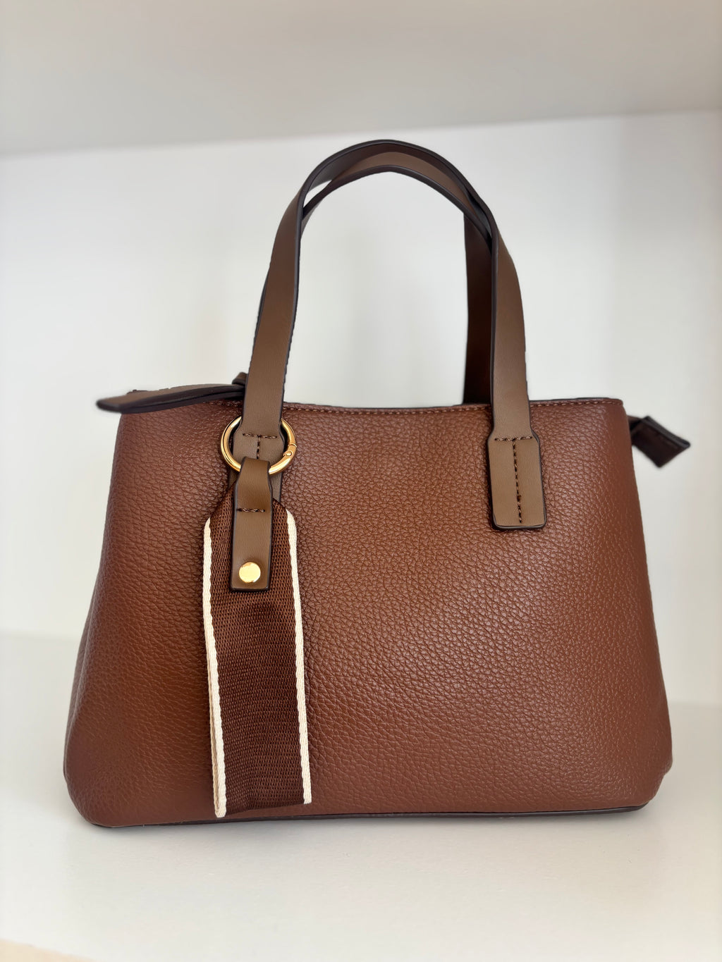 Bolso marrón tira