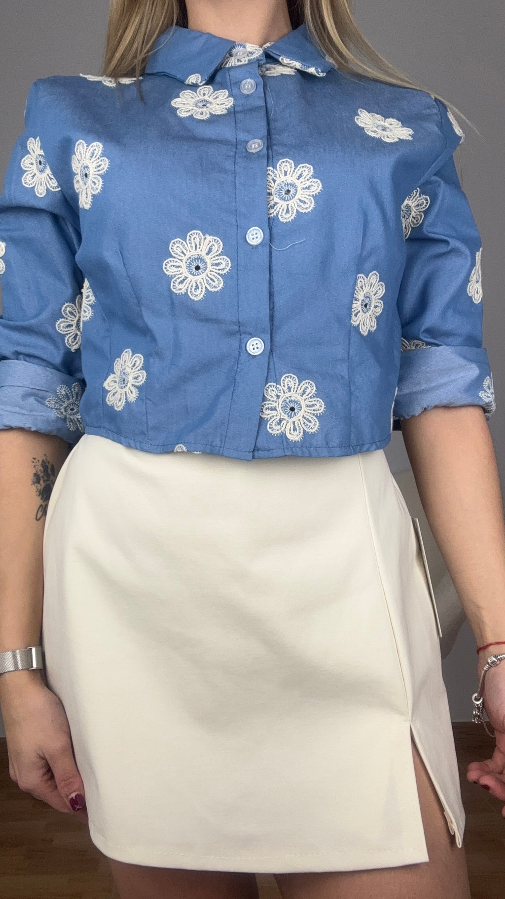 Camisa corta bordada