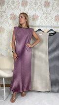 Vestido de rayas con hombreras
