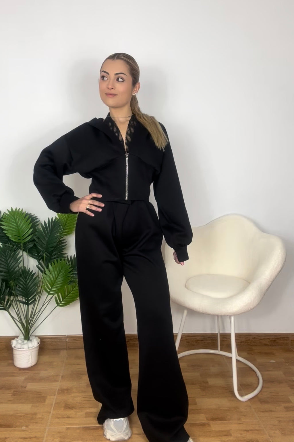 Conjunto negro con encaje