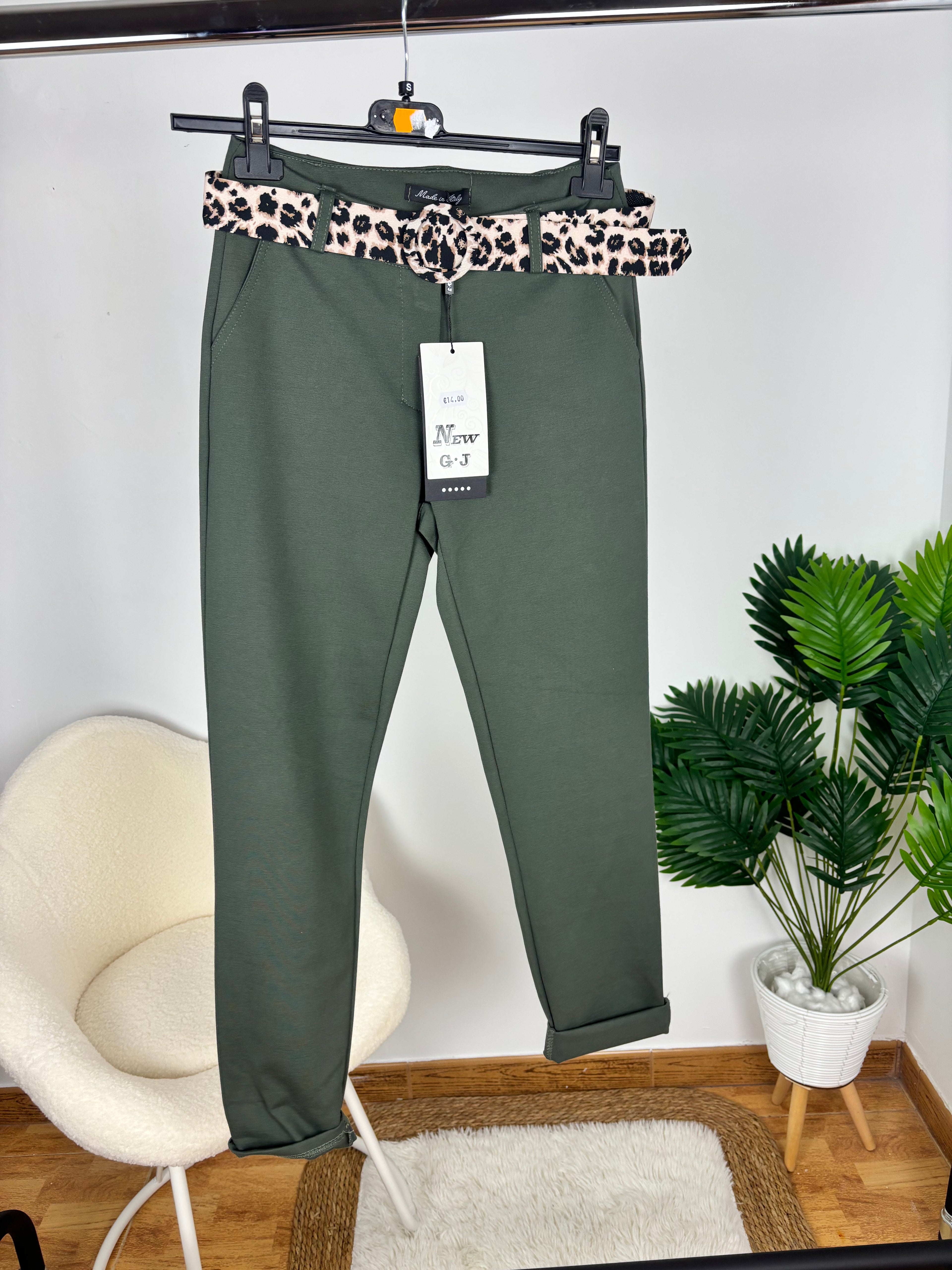 Pantalón New pegado verde militar