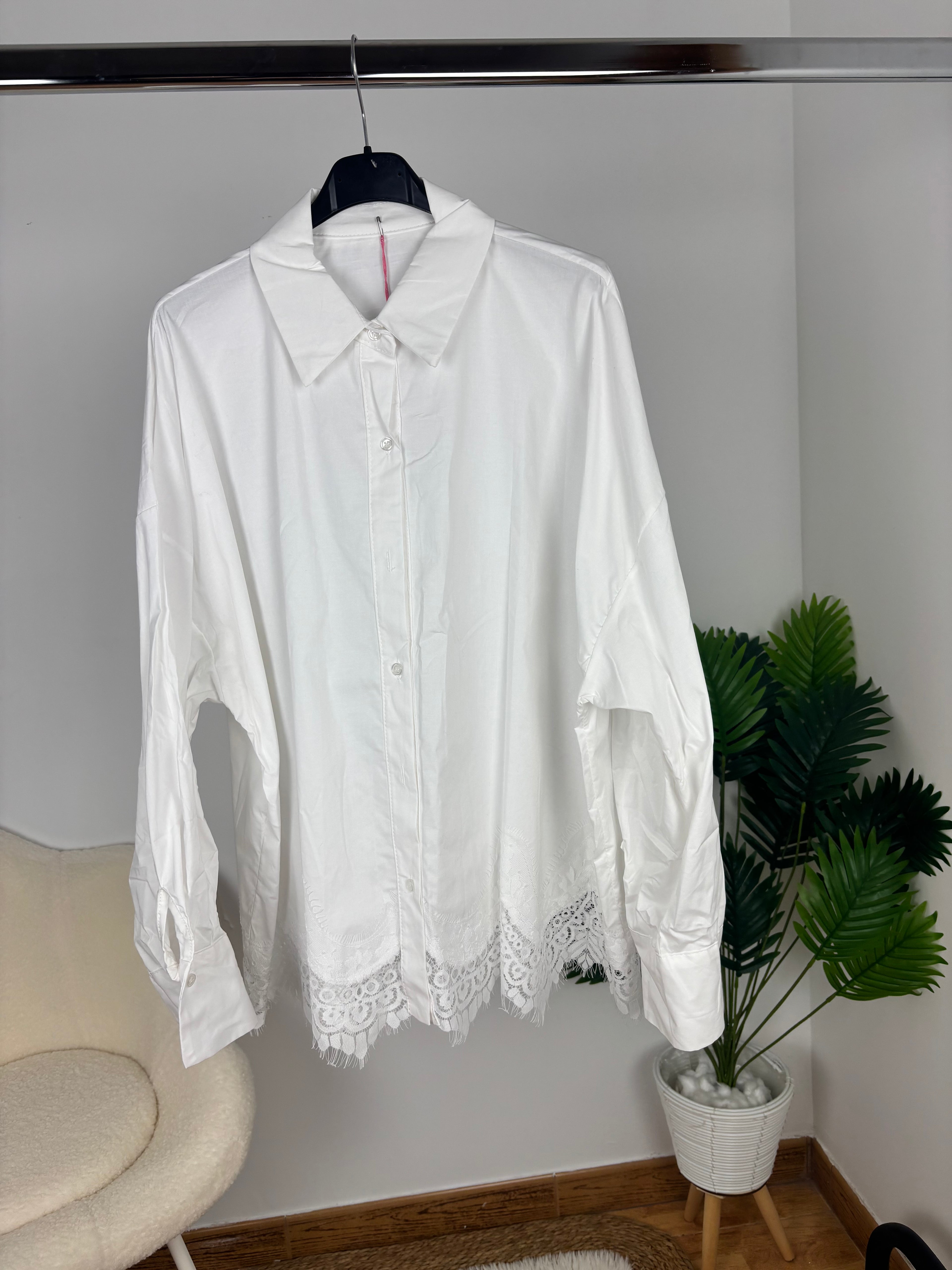 Camisa grande de encaje