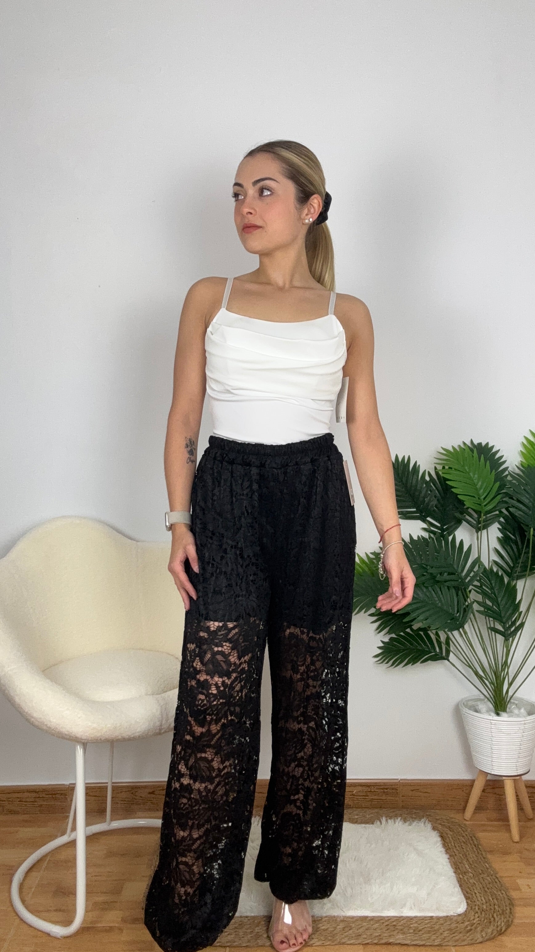 Pantalón de encaje