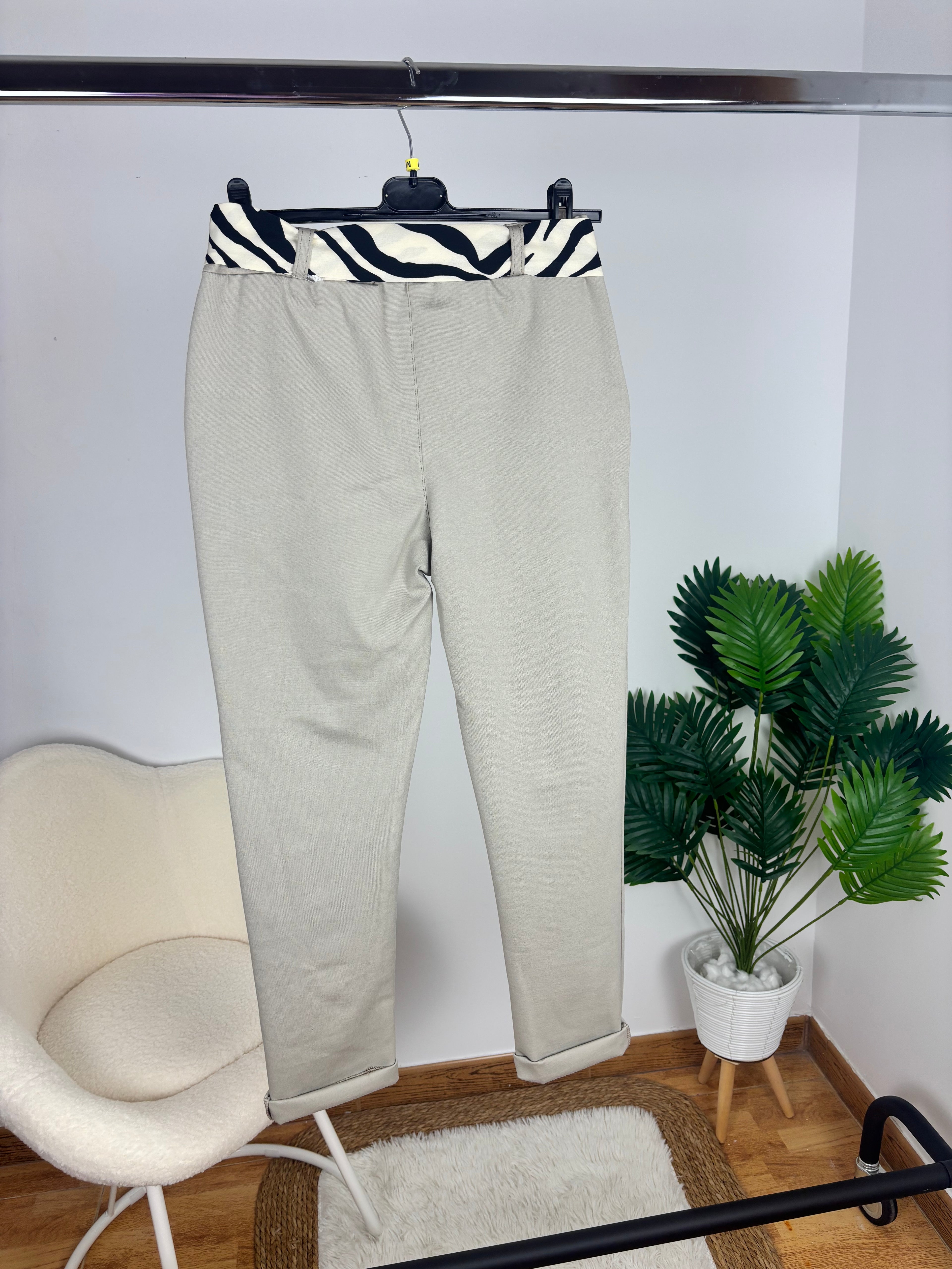 Pantalón pegado italy