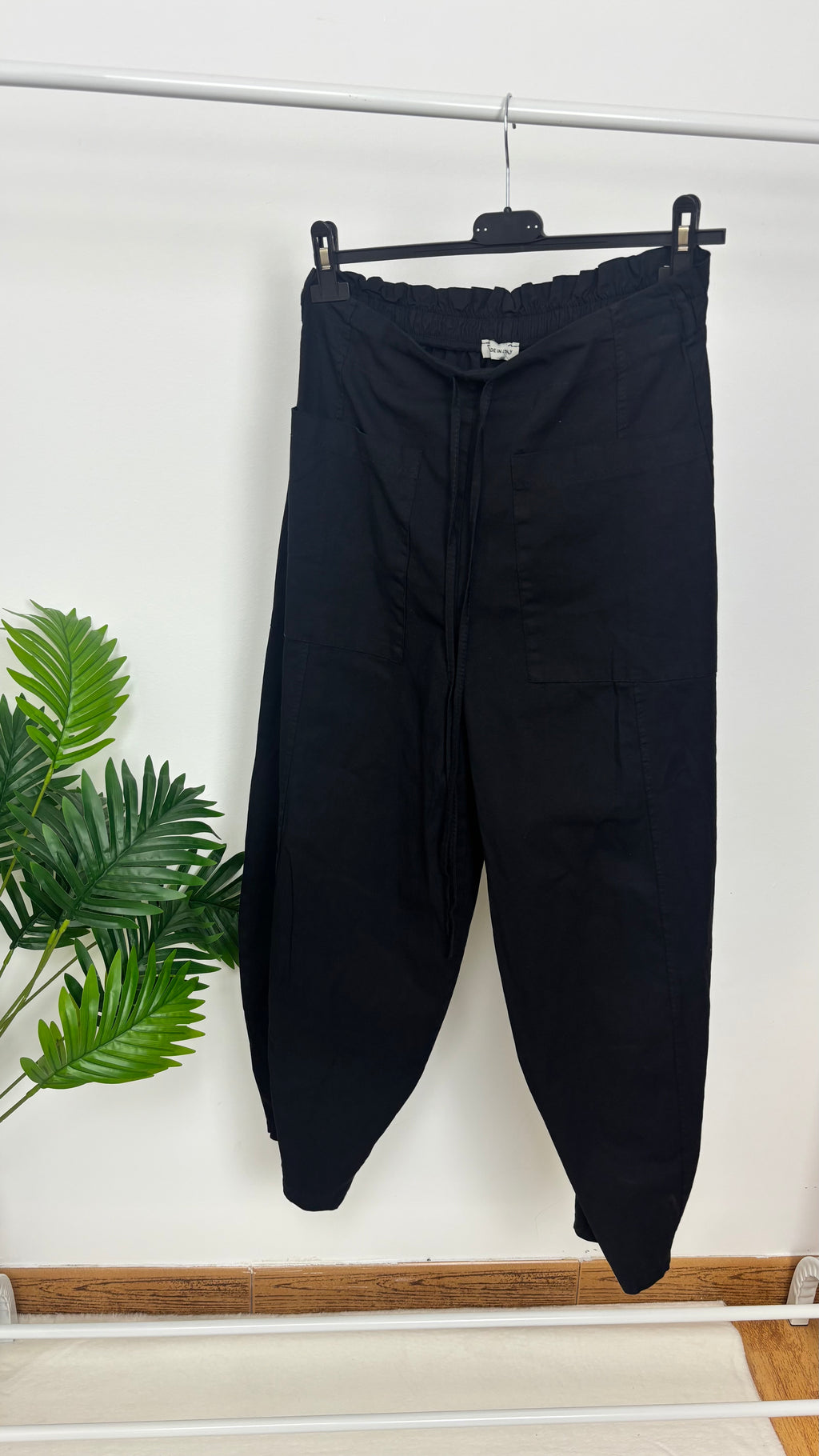 Pantalón Negro Bolsillos