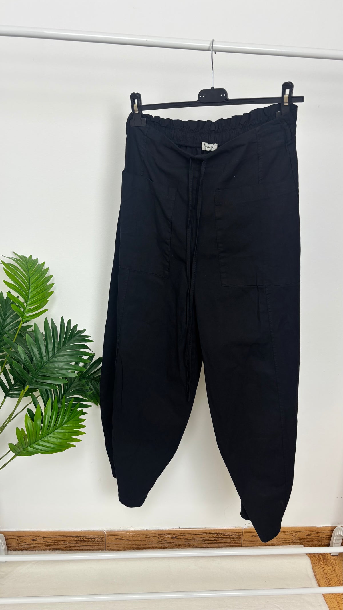 Pantalón Negro Bolsillos