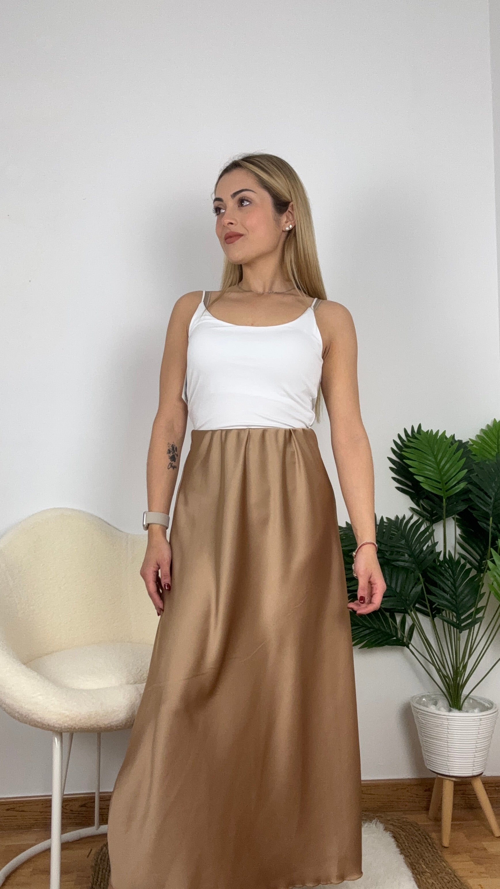 Falda de satén
